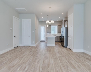 7705 Rainbow Close Lane - Photo Thumbnail 4