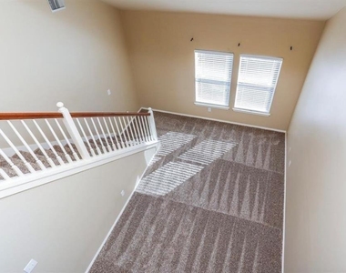 730 Redwing Place Drive - Photo Thumbnail 11