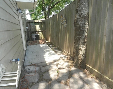 730 Redwing Place Drive - Photo Thumbnail 16