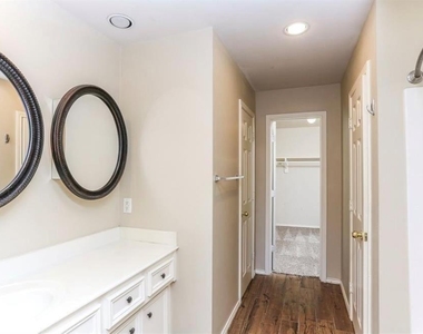 730 Redwing Place Drive - Photo Thumbnail 8