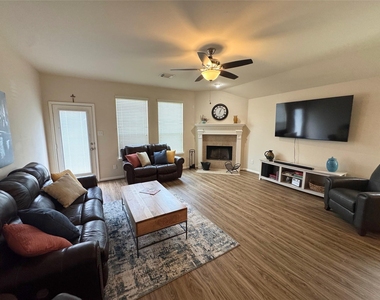 21818 Saragosa Pond Lane - Photo Thumbnail 4