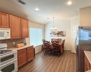 21818 Saragosa Pond Lane - Photo Thumbnail 7