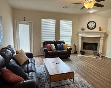 21818 Saragosa Pond Lane - Photo Thumbnail 3