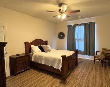 21818 Saragosa Pond Lane - Photo Thumbnail 10