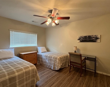21818 Saragosa Pond Lane - Photo Thumbnail 12