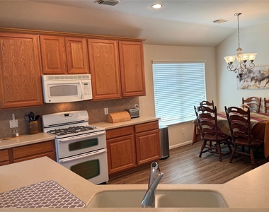 21818 Saragosa Pond Lane - Photo Thumbnail 8