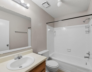 1310 Brenda Lane - Photo Thumbnail 13