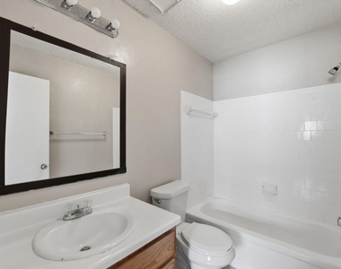 1310 Brenda Lane - Photo Thumbnail 14