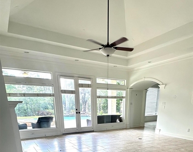18623 Windsor Lakes Drive - Photo Thumbnail 8
