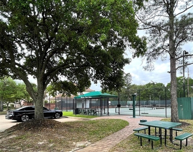 18623 Windsor Lakes Drive - Photo Thumbnail 7