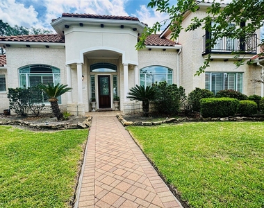 18623 Windsor Lakes Drive - Photo Thumbnail 1