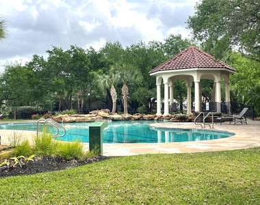 18623 Windsor Lakes Drive - Photo Thumbnail 6