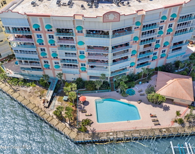 102 Riverside Drive - Photo Thumbnail 2