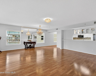 102 Riverside Drive - Photo Thumbnail 24