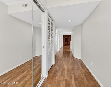 102 Riverside Drive - Photo Thumbnail 12