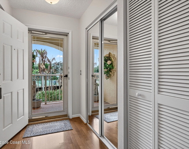 102 Riverside Drive - Photo Thumbnail 11
