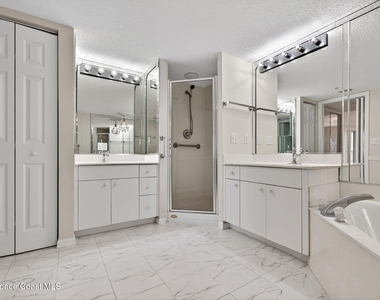 102 Riverside Drive - Photo Thumbnail 34