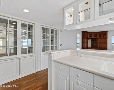 102 Riverside Drive - Photo Thumbnail 21