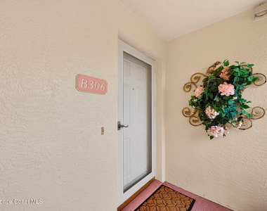 102 Riverside Drive - Photo Thumbnail 10