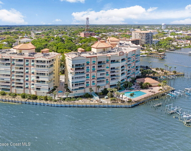 102 Riverside Drive - Photo Thumbnail 3