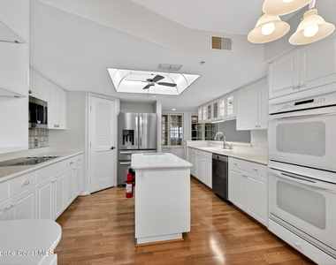 102 Riverside Drive - Photo Thumbnail 16
