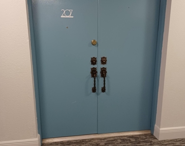 2100 N Atlantic Avenue - Photo Thumbnail 3