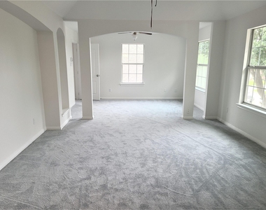 10026 Gil Jr Lane - Photo Thumbnail 7