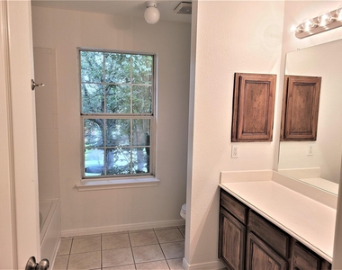 10026 Gil Jr Lane - Photo Thumbnail 8
