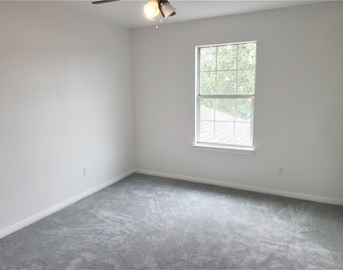 10026 Gil Jr Lane - Photo Thumbnail 11