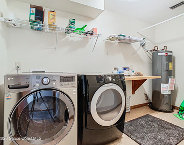 605 Saint Albans Court W - Photo Thumbnail 18