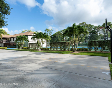 605 Saint Albans Court W - Photo Thumbnail 27