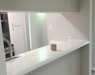 3025 Walnut Bend - Photo Thumbnail 2