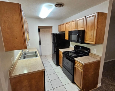 1695 Lee Road - Photo Thumbnail 4