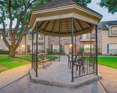 14703 Barryknoll Lane - Photo Thumbnail 4