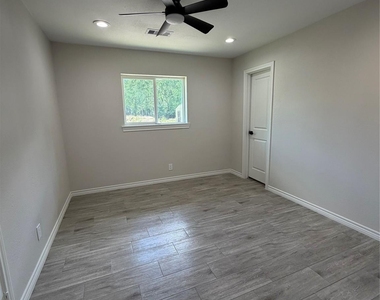 28316 E Hardy Road - Photo Thumbnail 6