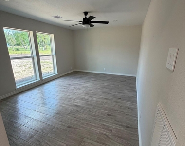 28316 E Hardy Road - Photo Thumbnail 8