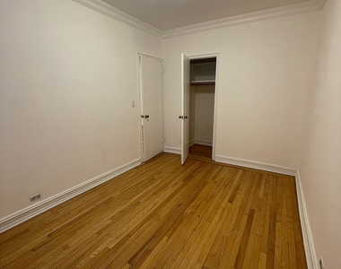 East 46 Street - Photo Thumbnail 5