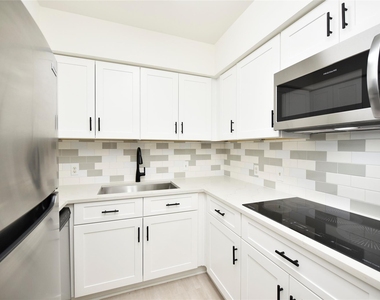 2600 Bellefontaine Street - Photo Thumbnail 15