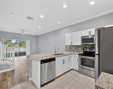 13123 Kings Crossing Drive - Photo Thumbnail 16