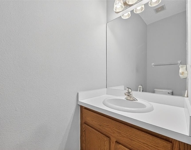 13123 Kings Crossing Drive - Photo Thumbnail 14