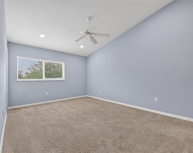 13123 Kings Crossing Drive - Photo Thumbnail 34