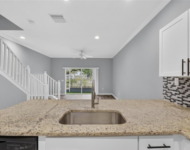 13123 Kings Crossing Drive - Photo Thumbnail 22