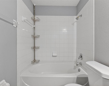 13123 Kings Crossing Drive - Photo Thumbnail 42