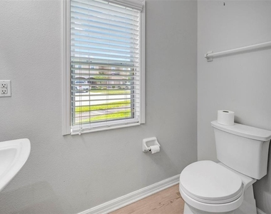 6705 Holly Heath Drive - Photo Thumbnail 41