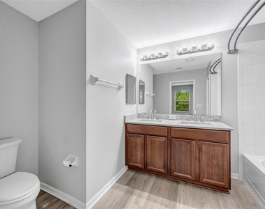 6705 Holly Heath Drive - Photo Thumbnail 14