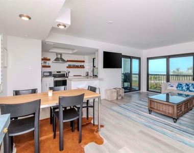 3200 Gulf Boulevard - Photo Thumbnail 3