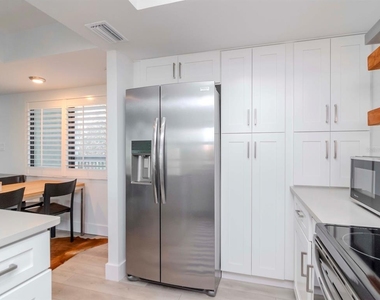 3200 Gulf Boulevard - Photo Thumbnail 10