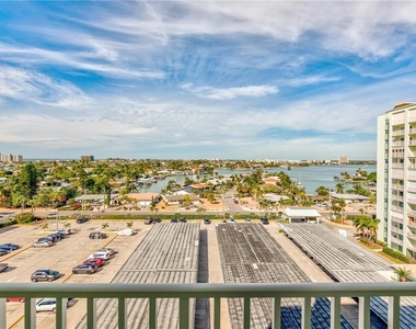 400 64th Avenue - Photo Thumbnail 6