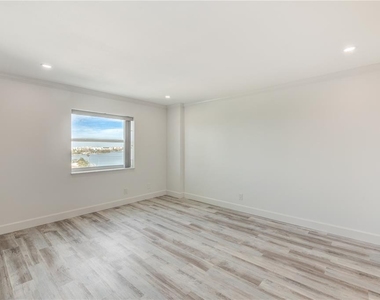 400 64th Avenue - Photo Thumbnail 9