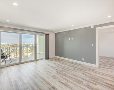 400 64th Avenue - Photo Thumbnail 4